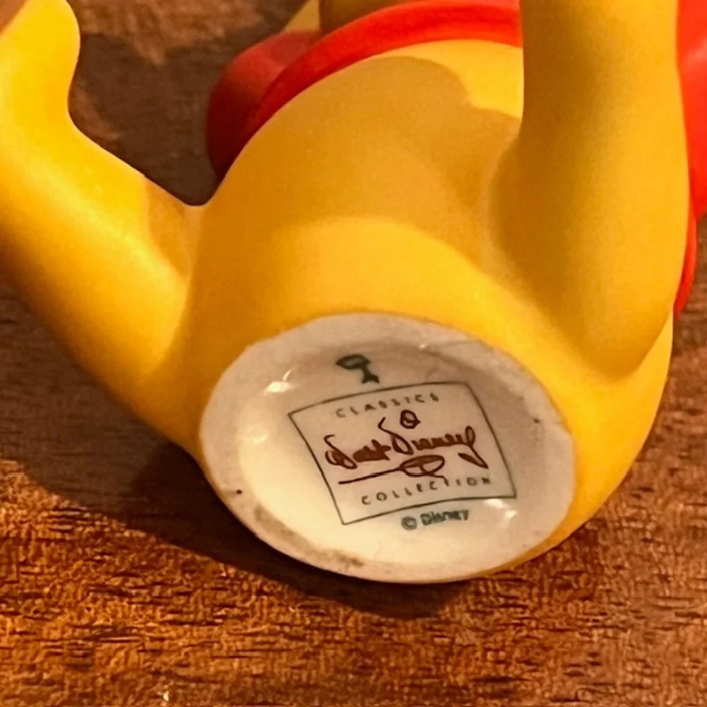Walt Disney Classics Winnie the Pooh 